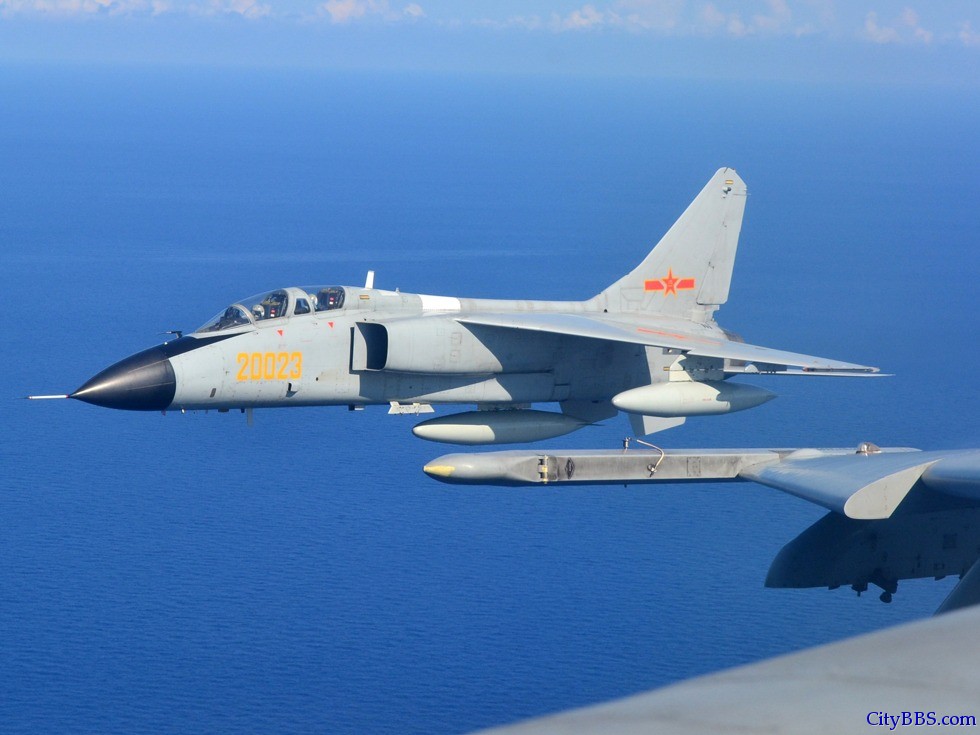 中国6架战机训练紧逼日本 日方出动F15拦截